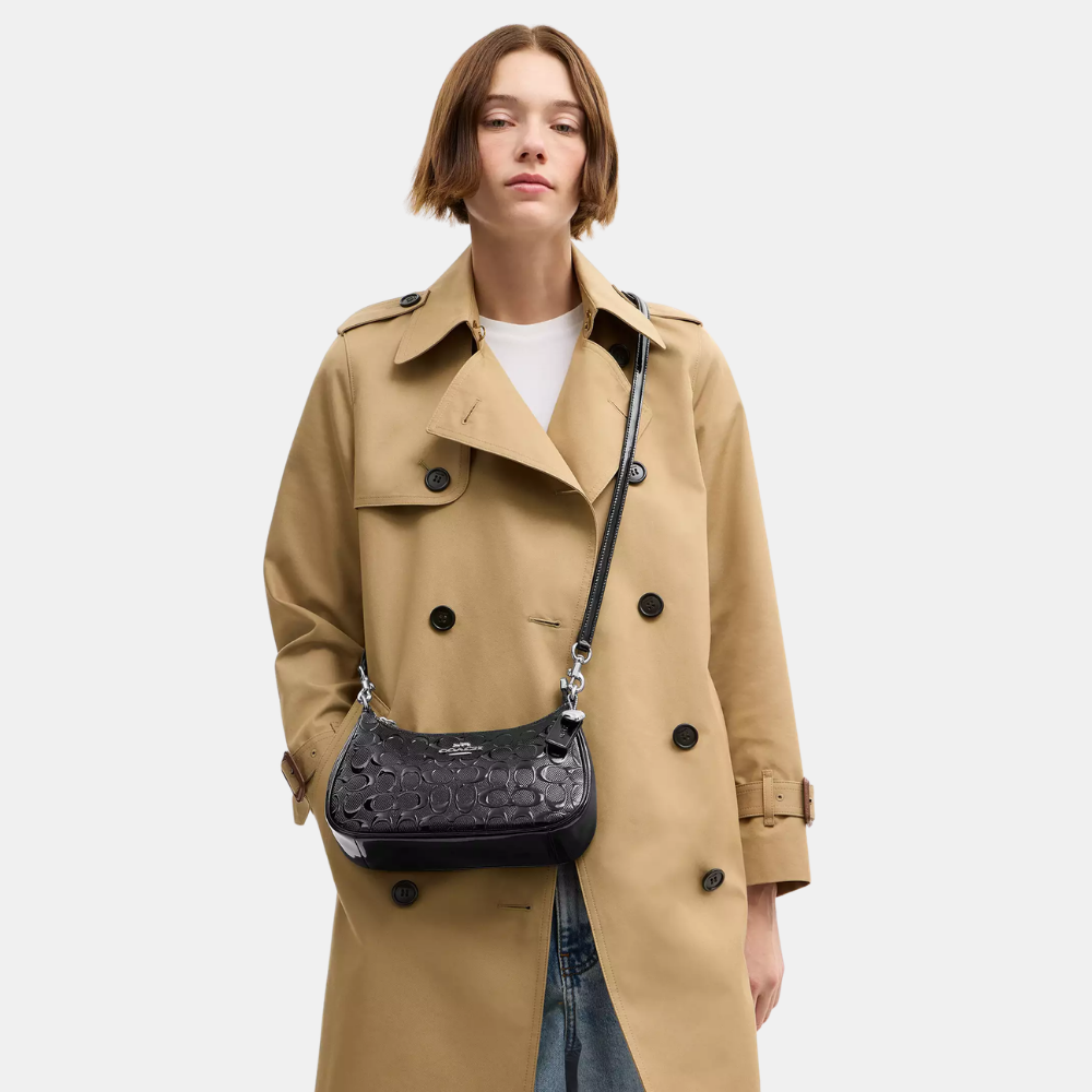 Coach Teri Shoulder Bag In Signature Leather With Heart Charm