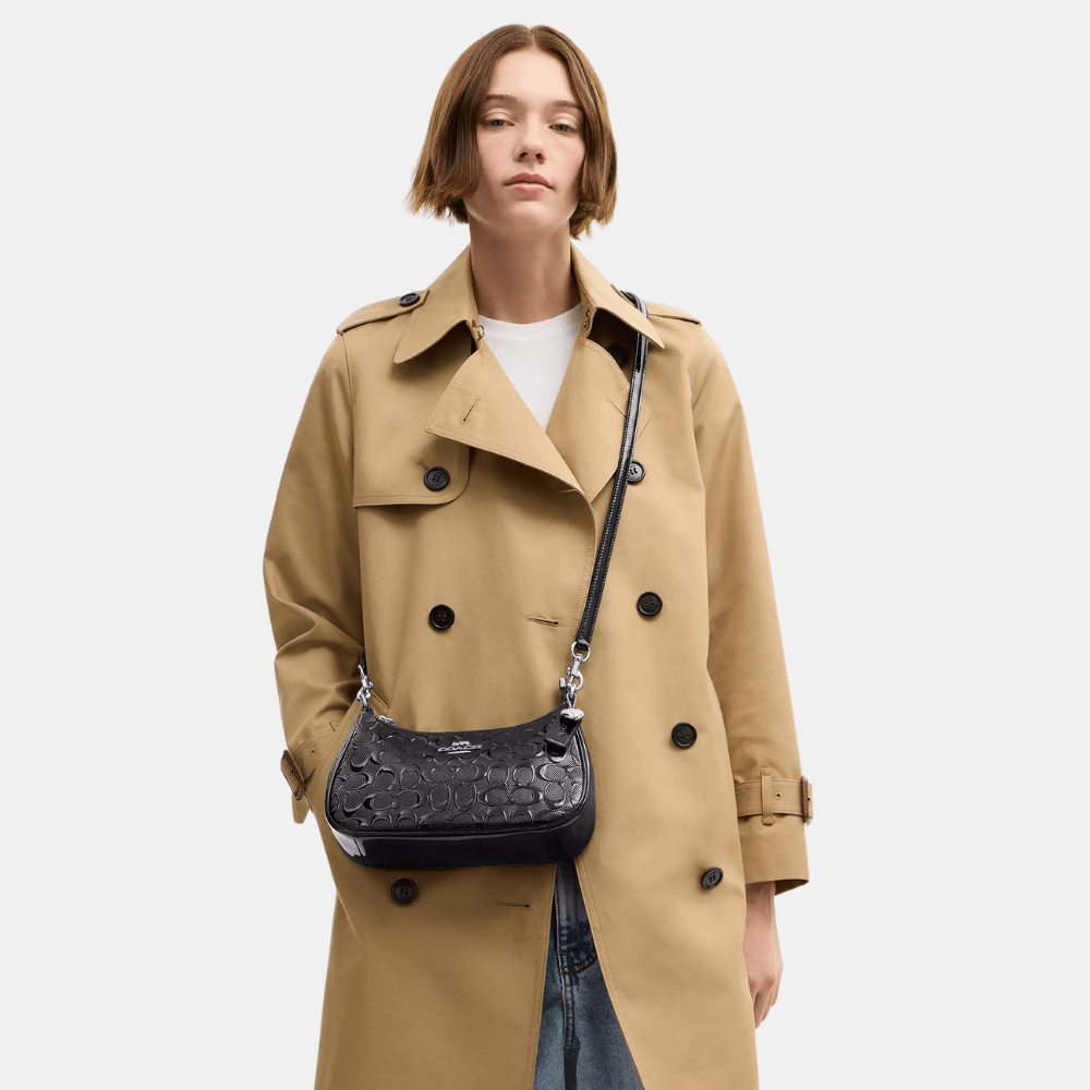Coach Teri Shoulder Bag In Signature Leather With Heart Charm - DIVA ONLINE STORE