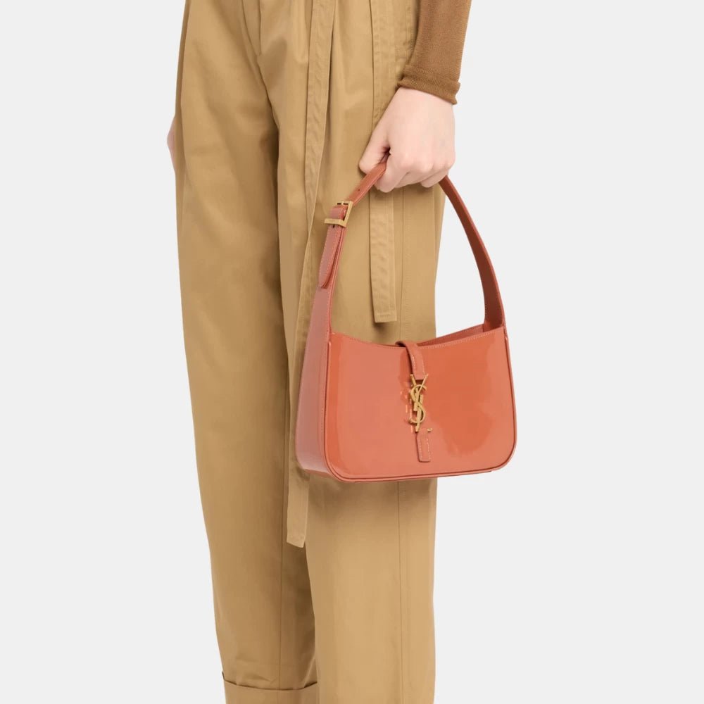 Saint Laurent Le 5 à 7 Shoulder Bag in Patent Leather (Mild Rose) - DIVA ONLINE STORE