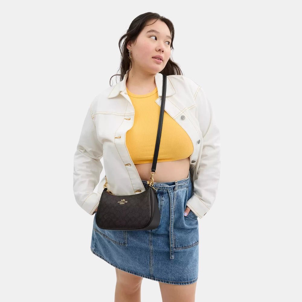 Coach Teri Shoulder Bag In Signature Canvas - DIVA ONLINE STORE