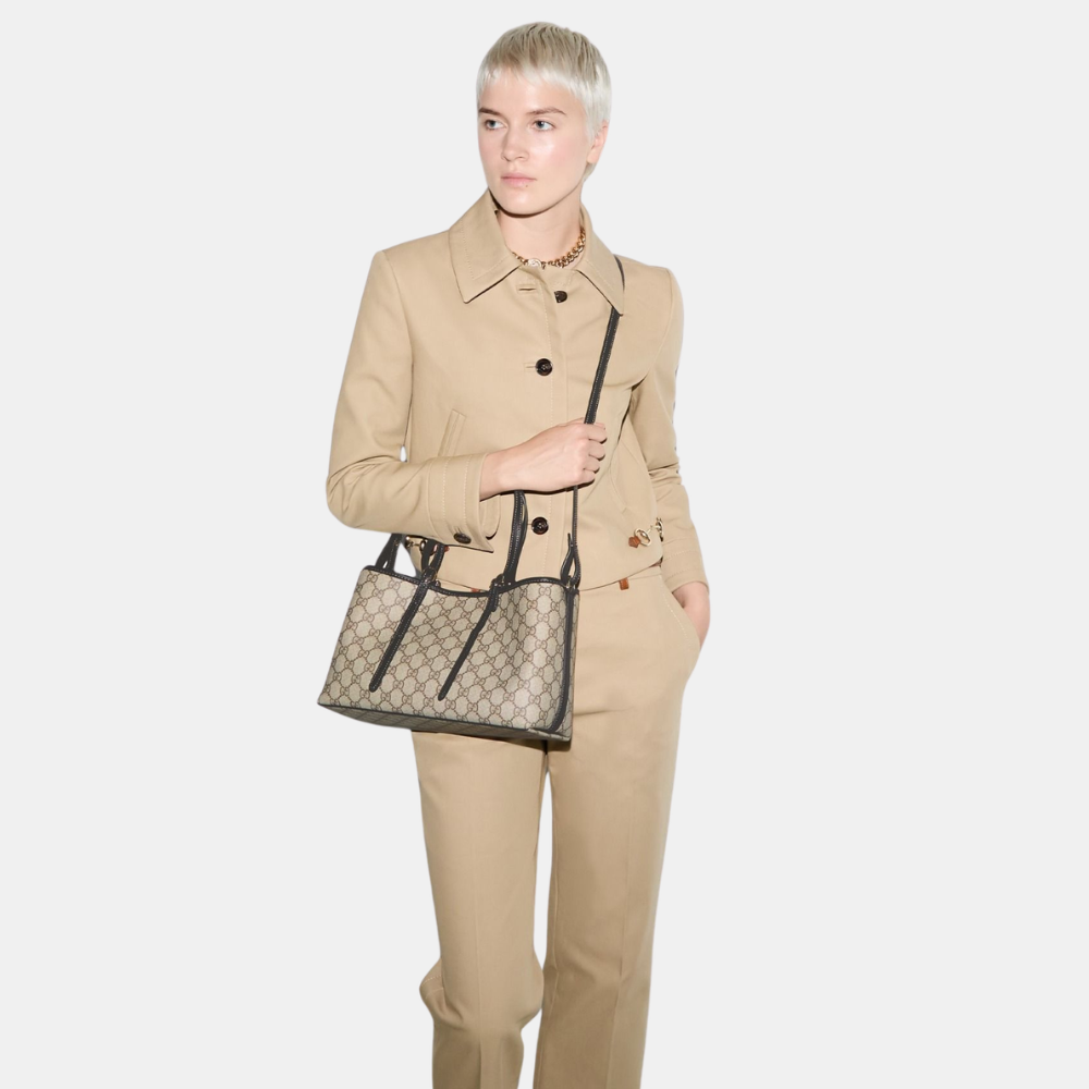 Gucci GG Emblem Medium Tote Bag (Black)