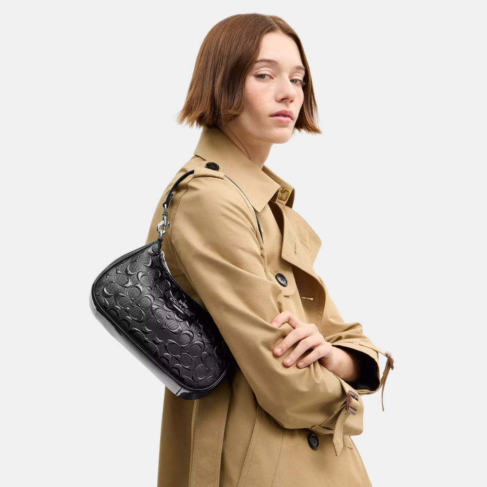 Coach Teri Shoulder Bag In Signature Leather With Heart Charm