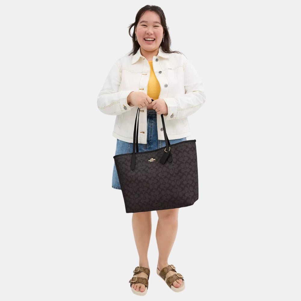 Coach City Tote In Signature Canvas - DIVA ONLINE STORE