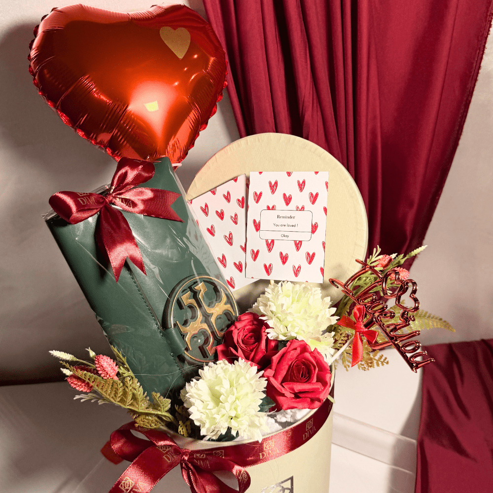 Diva Gift Edit - Clutching Feelings For You (Green) - DIVA ONLINE STORE